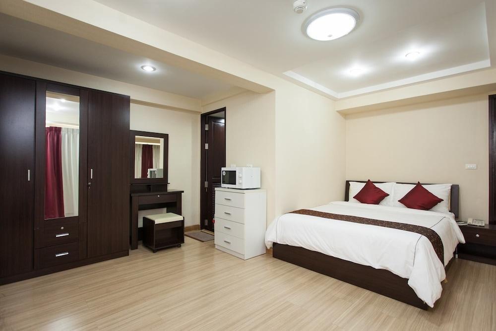 Alisha Court Hotel & Residence Bangkok Eksteriør billede